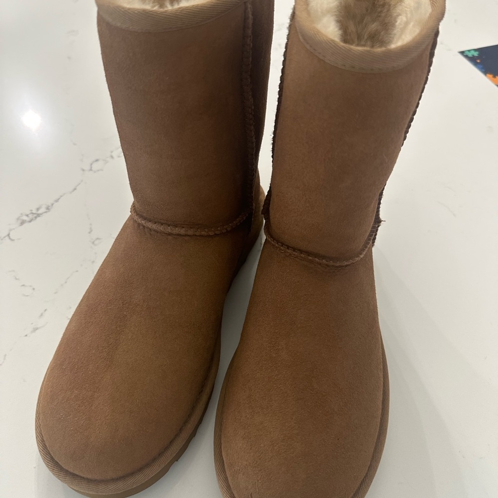 🟤 UGG Classic II Boots Chestnut | Women’s Size 8 | NEW